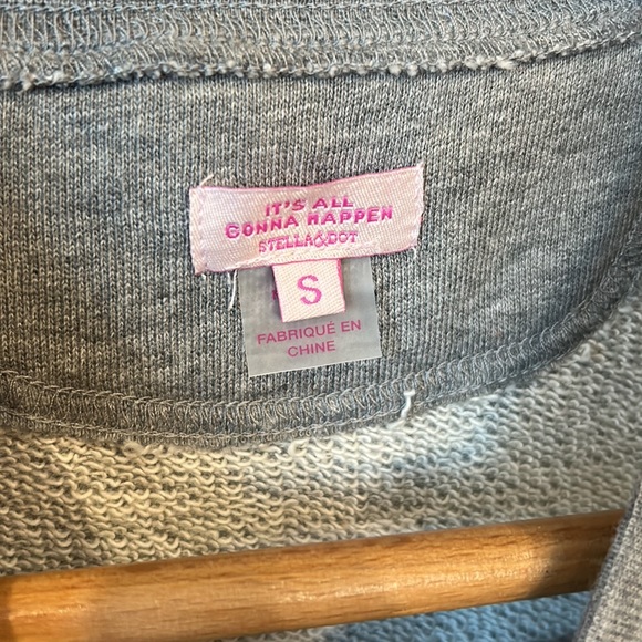 Stella & dot grey puff sleeve grey crew neck sweatshirt size xs extra small - Picture 3 of 5